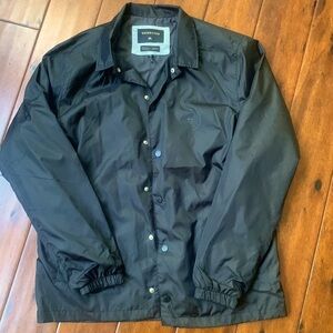 Quiksilver men’s windbreaker. Size small. Snap front. Excellent condition